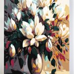 Malowanie po numerach. Kwiaty magnolii w wazonie.
